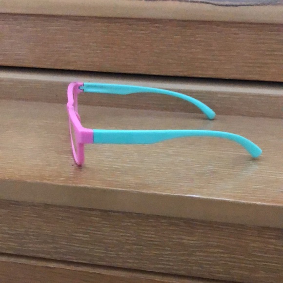 Brand new blue light glasses for kids - Picture 2 of 4